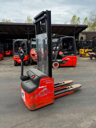 Paleciak-elektryczny-z-masztem-MANITOU-ES410-podnoszenie-3-40m-2006-1000kg
